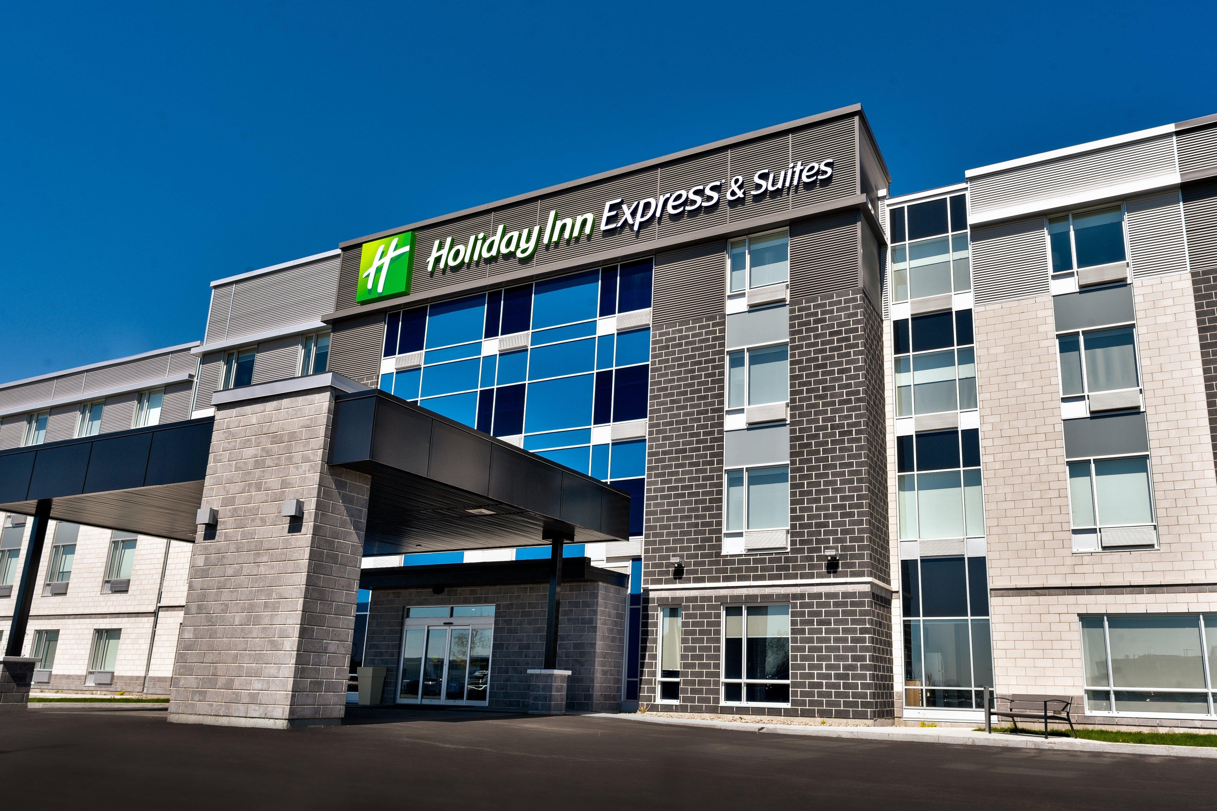 Holiday Inn Express & Suites - Trois Rivieres Ouest By Ihg Exterior photo