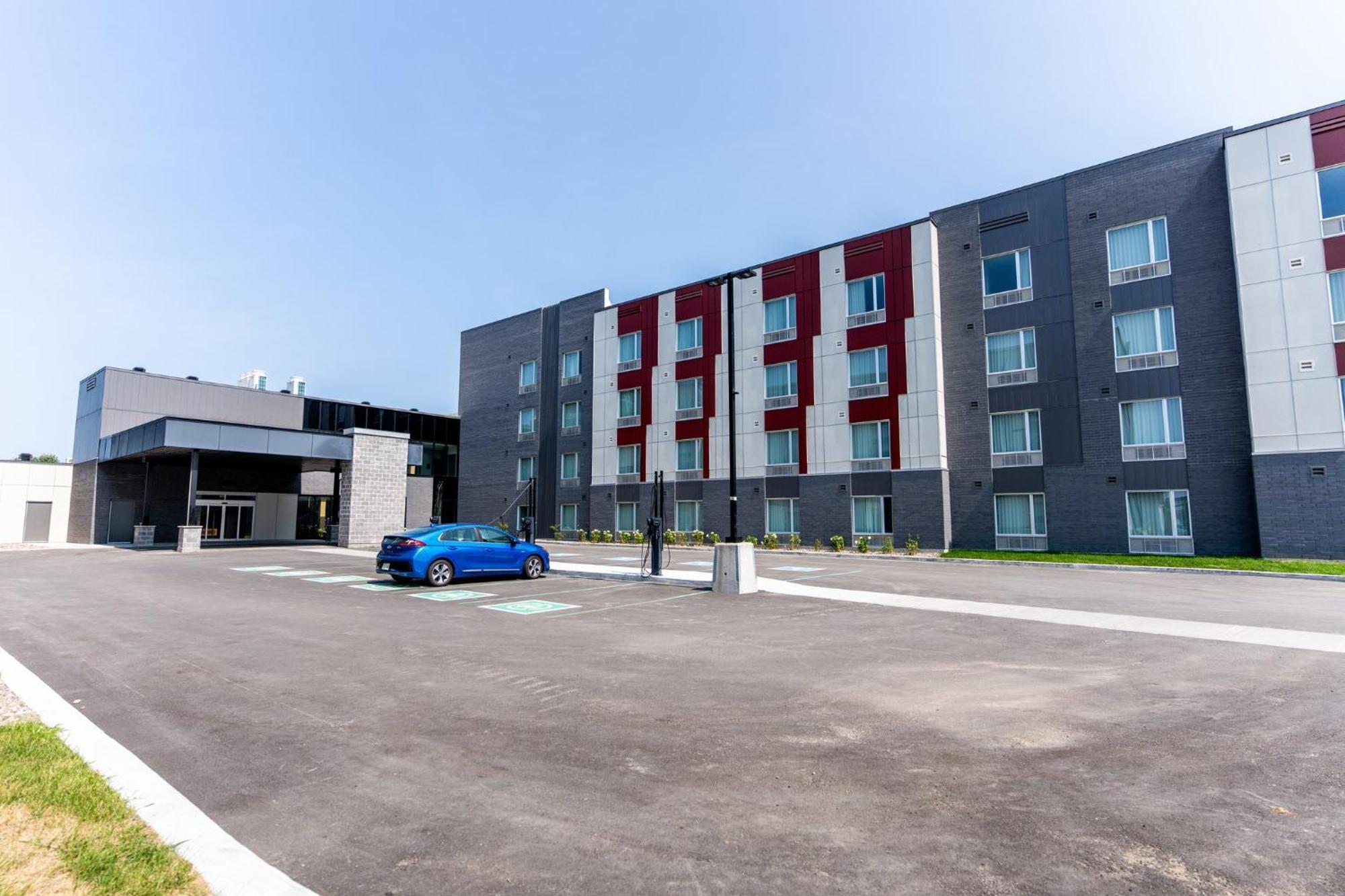 Holiday Inn Express & Suites - Trois Rivieres Ouest By Ihg Exterior photo